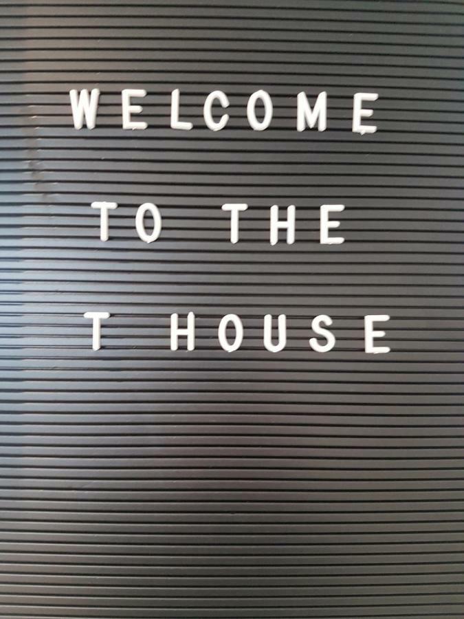 부시밀즈 The T House 빌라 외부 사진
